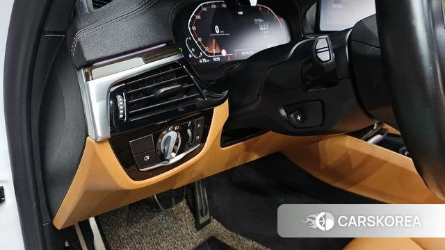 BMW 5 Series (G30) id 4489755 из Кореи 7