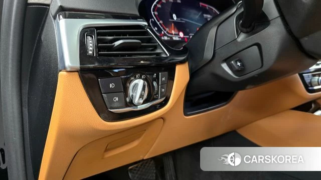 BMW 5 Series (G30) id 4203448 из Кореи 7