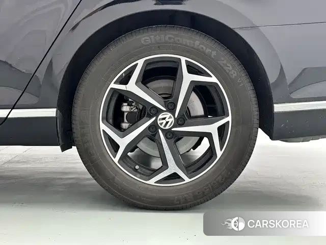Volkswagen Magotan id 4553648 из Китая 7