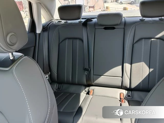 Audi A4L id 3895937 из Китая 7