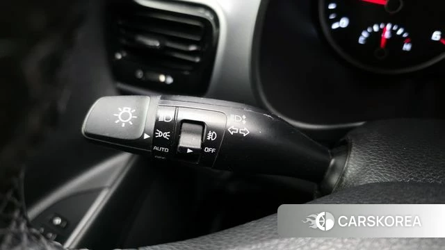 Kia Stonic id 3796398 из Кореи 7