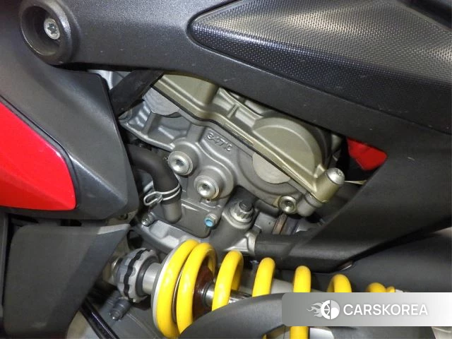 Ducati 1199 PANIGALE id 3946996 из Японии 7