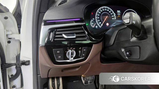 BMW 5 Series (G30) id 3820728 из Кореи 7