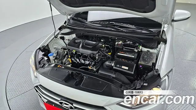 Hyundai Avante AD id 2687704 из Кореи 7