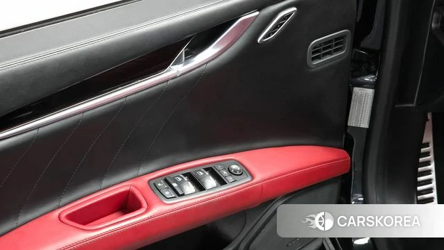 Maserati Ghibli id 4331360 из Кореи 7
