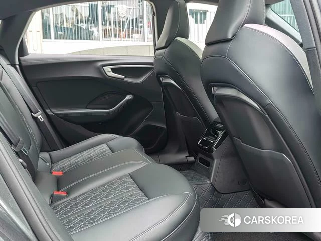 Audi A5L id 4298382 из Китая 7