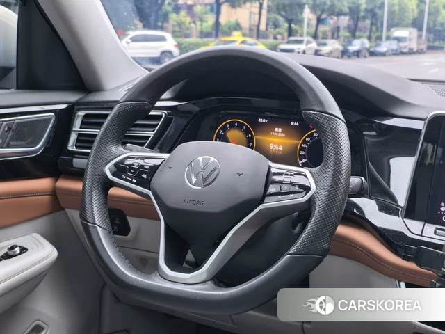 Volkswagen Tourang id 4335870 из Китая 7