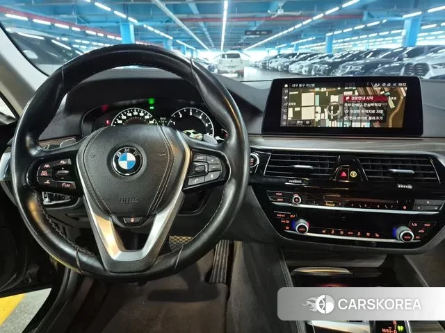 BMW 5 Series (G30) id 3789370 из Кореи 7