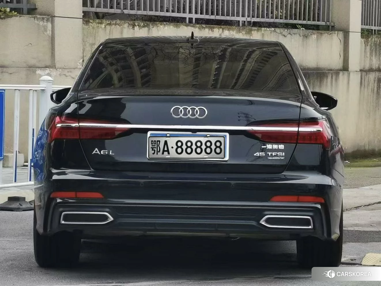 Audi A6L id 4492917 из Китая 7