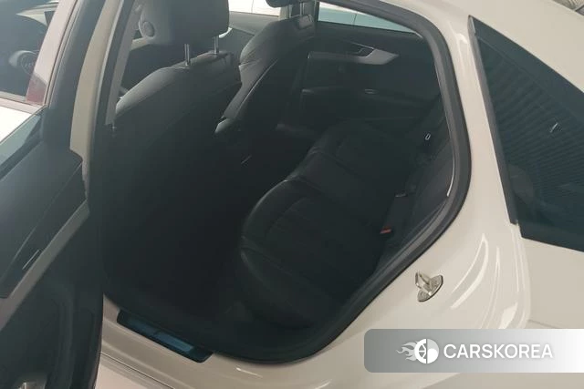 Audi A4L id 4328619 из Китая 7