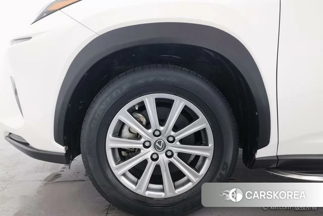 Lexus NX id 4210692 из Китая 7