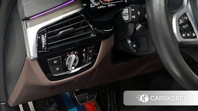 BMW 5 Series (G30) id 3166058 из Кореи 7