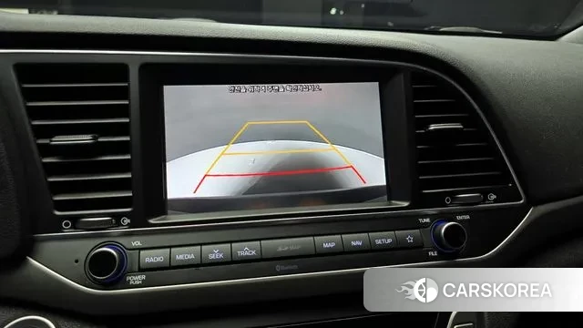 Hyundai Avante AD id 3656786 из Кореи 7