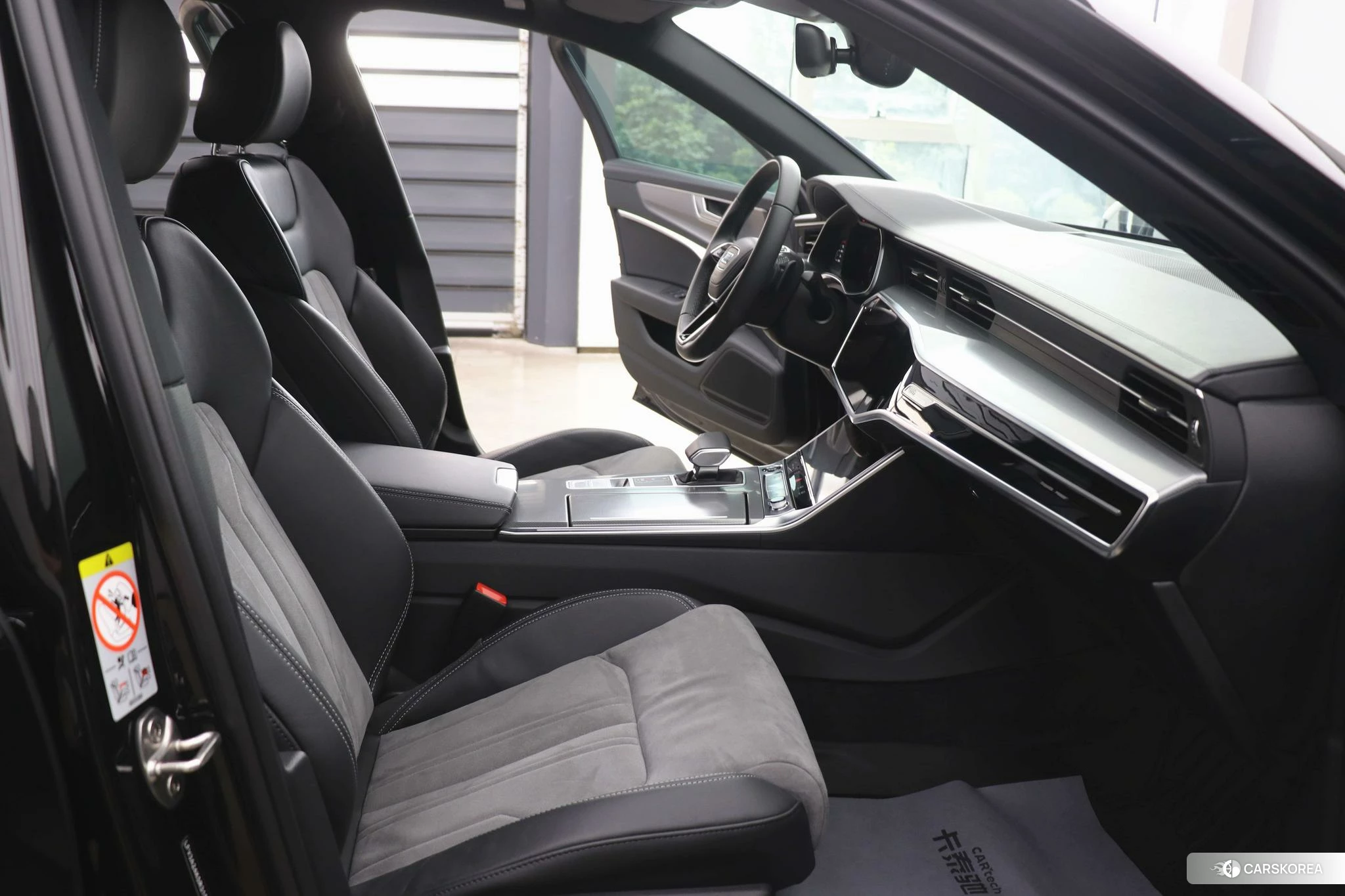 Audi A6L id 4467595 из Китая 7