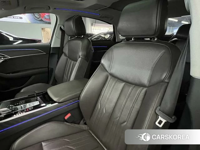 Audi A8 id 4235902 из Китая 7