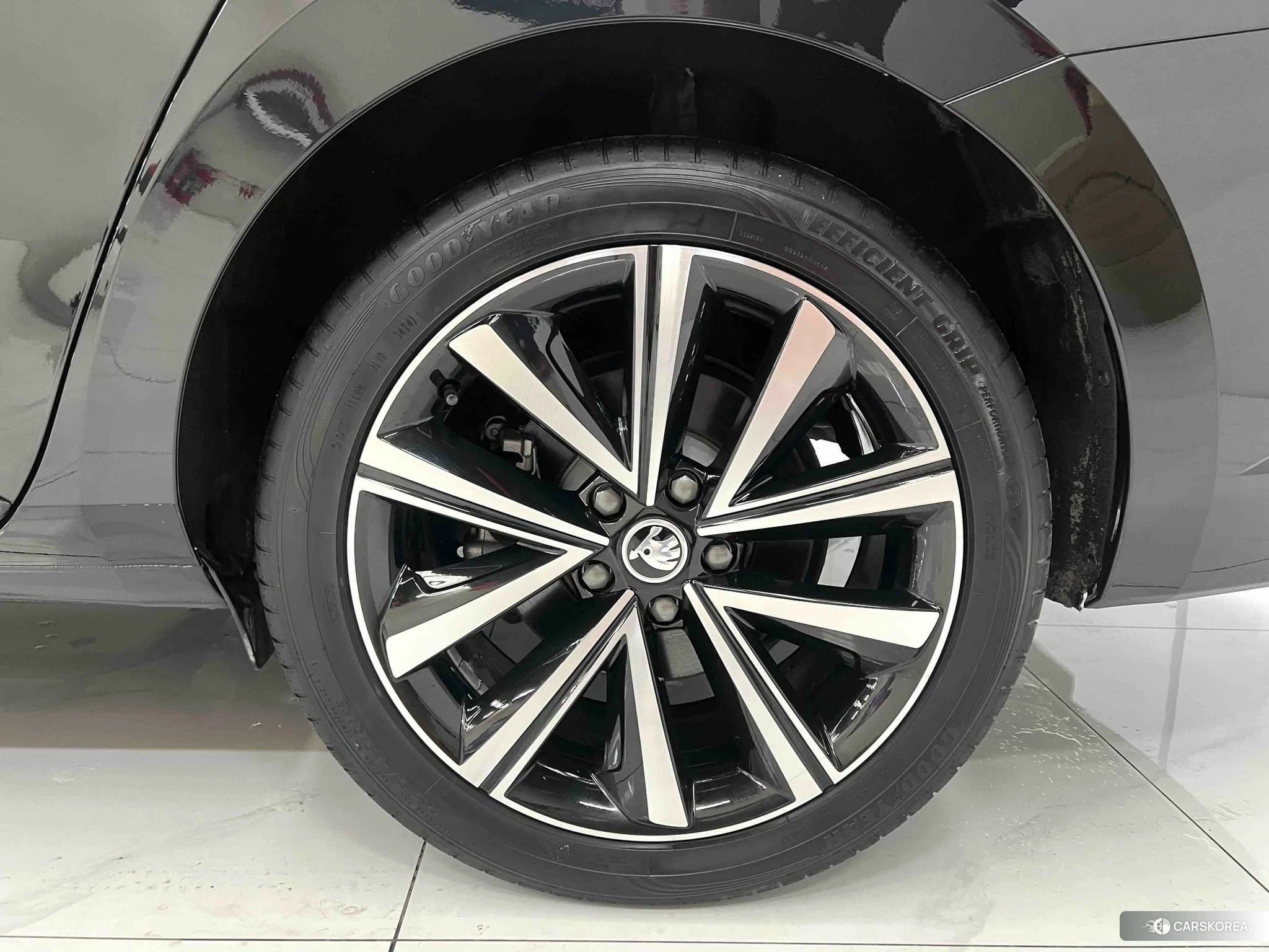 Skoda Superb id 4454334 из Китая 7