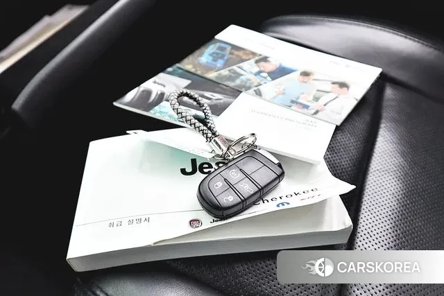 Jeep Grand Cherokee id 3779016 из Кореи 7