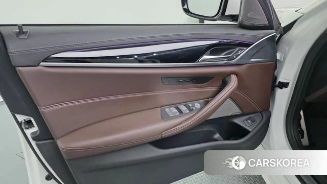 BMW 5 Series (G30) id 3839940 из Кореи 7