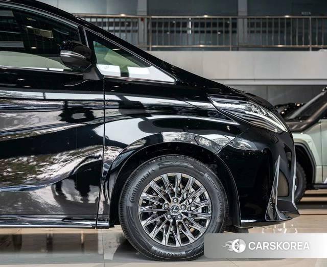 Lexus LM id 4254507 из Китая 7