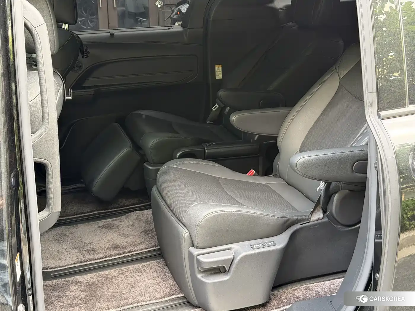 Toyota Sienna id 4578372 из Китая 7
