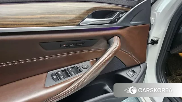 BMW 5 Series (G30) id 3778756 из Кореи 7