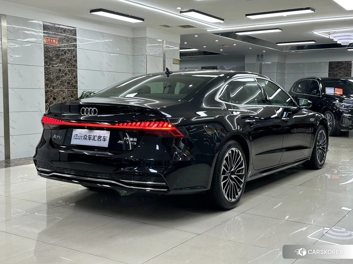 Audi A7L id 4454671 из Китая 7