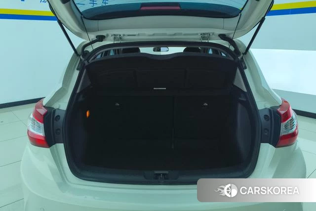 Nissan TIIDA id 3939475 из Китая 7