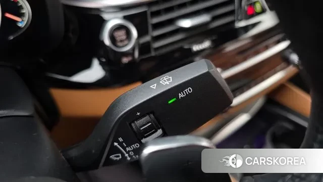 BMW 5 Series (G30) id 3369057 из Кореи 7