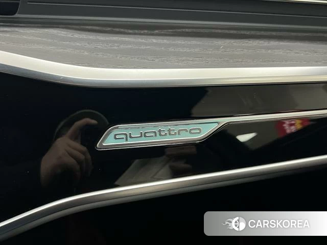 Audi A6L id 4263678 из Китая 7