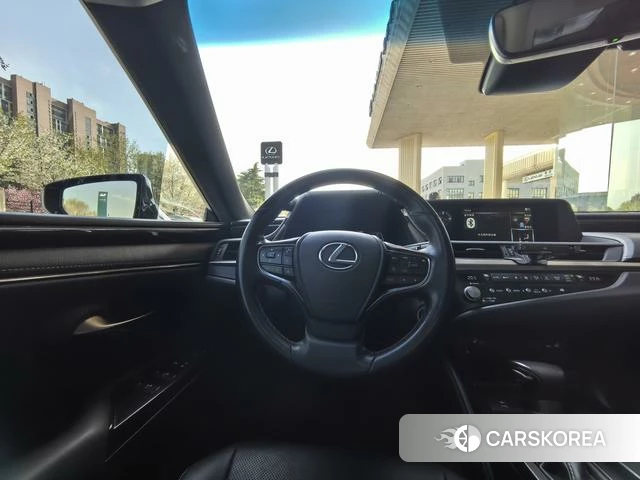 Lexus ES id 4221358 из Китая 7