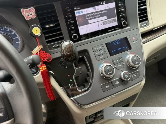 Toyota Sienna id 4239684 из Китая 7
