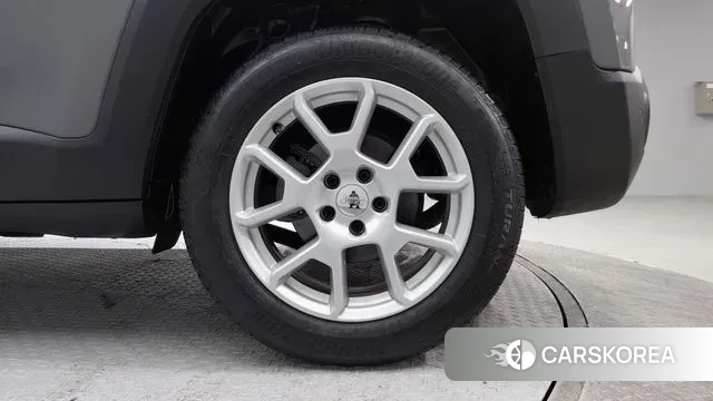 Jeep Renegade id 3705884 из Кореи 7