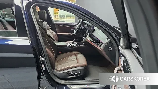 BMW 5 Series (G30) id 2915703 из Кореи 7