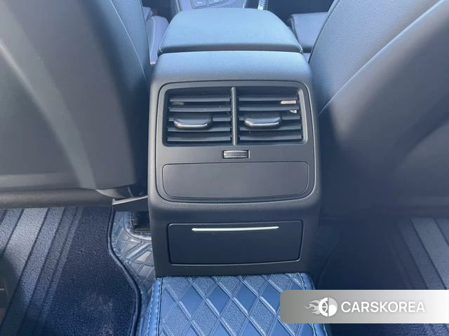 Audi A4L id 4207920 из Китая 7