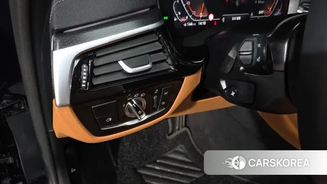 BMW 5 Series (G30) id 2998255 из Кореи 7