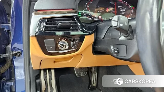 BMW 5 Series (G30) id 3367776 из Кореи 7