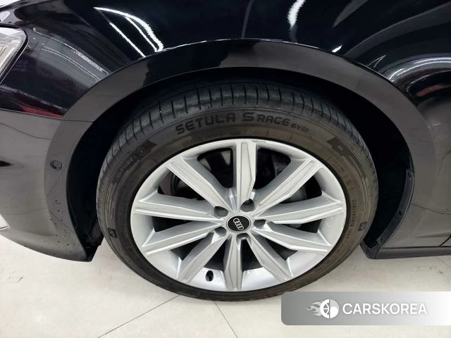 Audi A6L id 4275415 из Китая 7