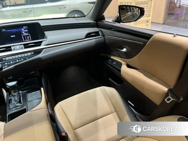 Lexus ES id 4262310 из Китая 7