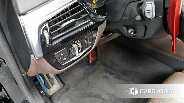 BMW 5 Series (G30) id 3834470 из Кореи 7