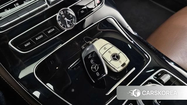 Mercedes-Benz E-Class W213 id 3916909 из Кореи 7