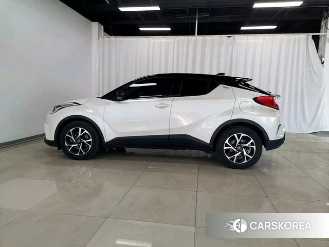 Toyota C-HR id 4212797 из Китая 7