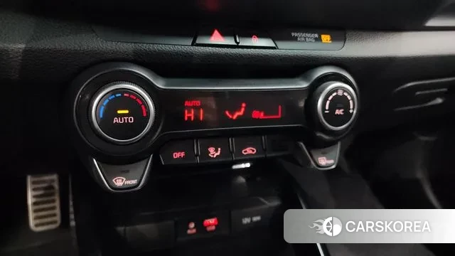 Kia Stonic id 3444111 из Кореи 8