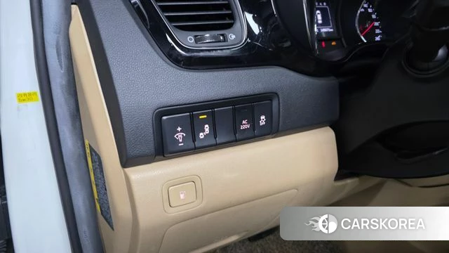 Kia All New Carnival id 4483352 из Кореи 8