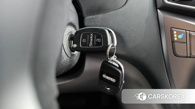 Hyundai The New Grand Starex id 4594384 из Кореи 8