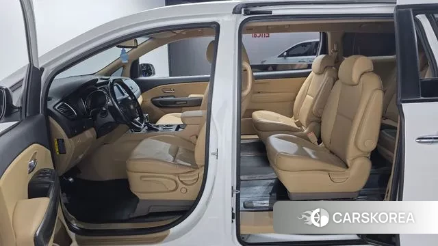 Kia The New Carnival id 3601988 из Кореи 8