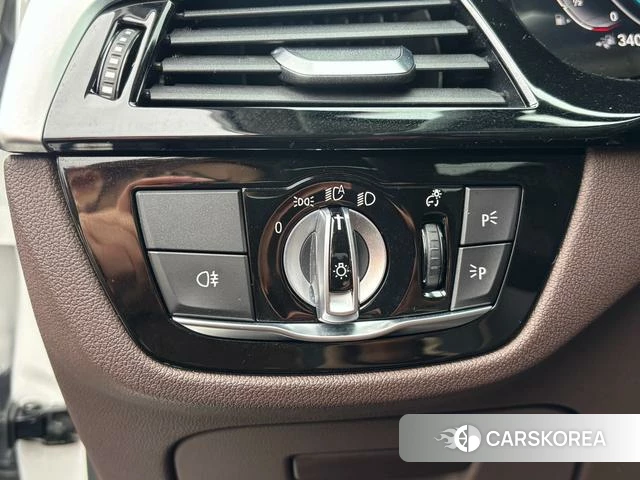 BMW 5 series PHEV id 4209456 из Китая 8