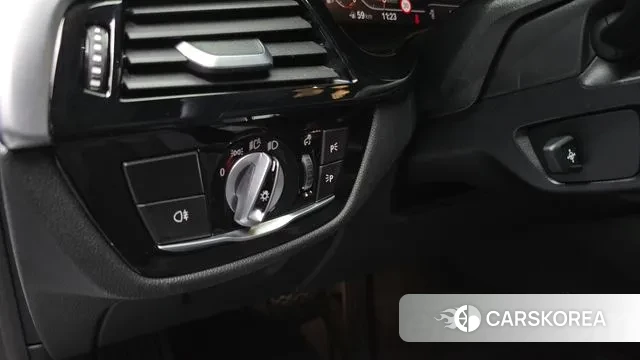 BMW 5 Series (G30) id 3708497 из Кореи 8