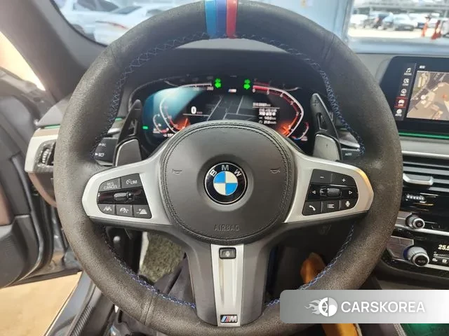 BMW 5 Series (G30) id 3732836 из Кореи 8