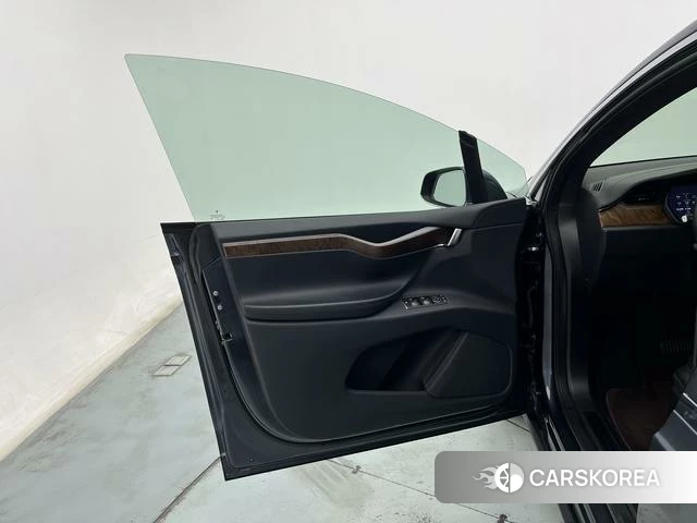 Tesla Model X id 4253407 из Китая 8