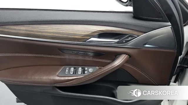 BMW 5 Series (G30) id 3188244 из Кореи 8